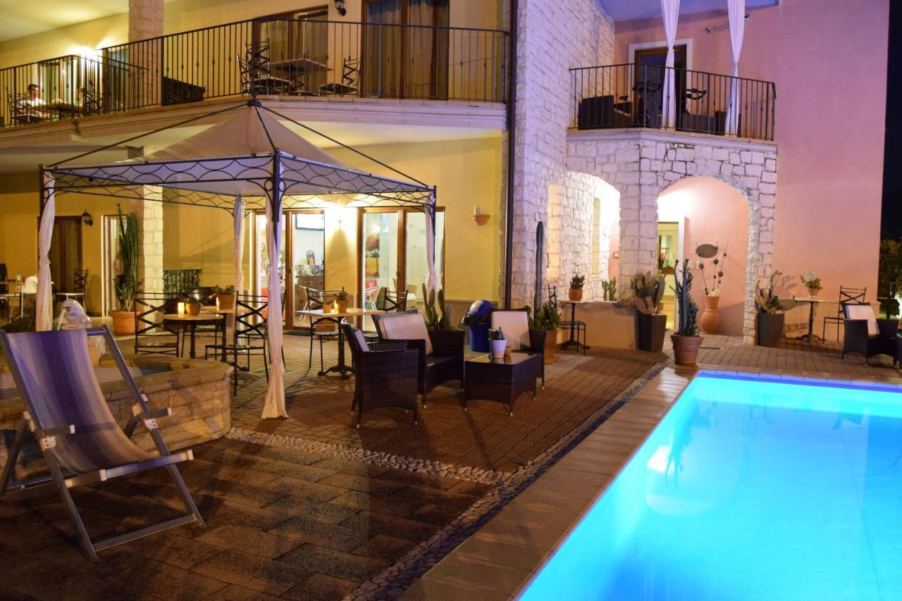 Residenza Le Due Torri Aparthotel Riva del Garda Buitenkant foto