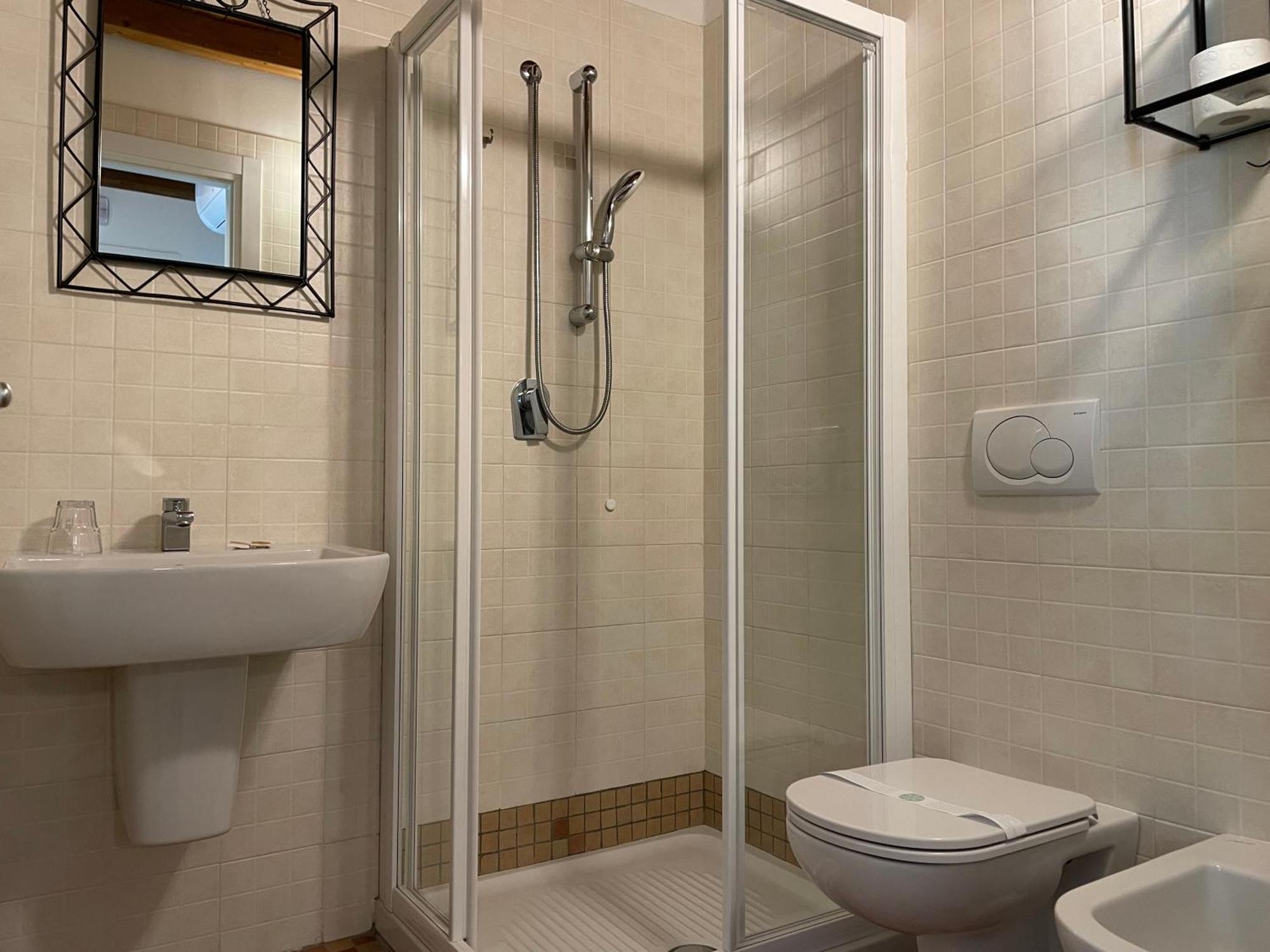 Residenza Le Due Torri Aparthotel Riva del Garda Buitenkant foto