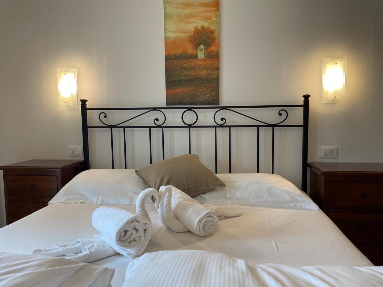 Residenza Le Due Torri Aparthotel Riva del Garda Buitenkant foto