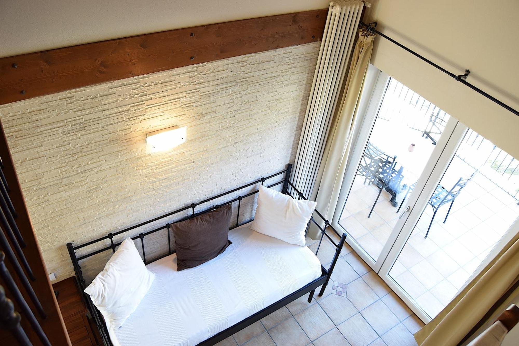 Residenza Le Due Torri Aparthotel Riva del Garda Buitenkant foto