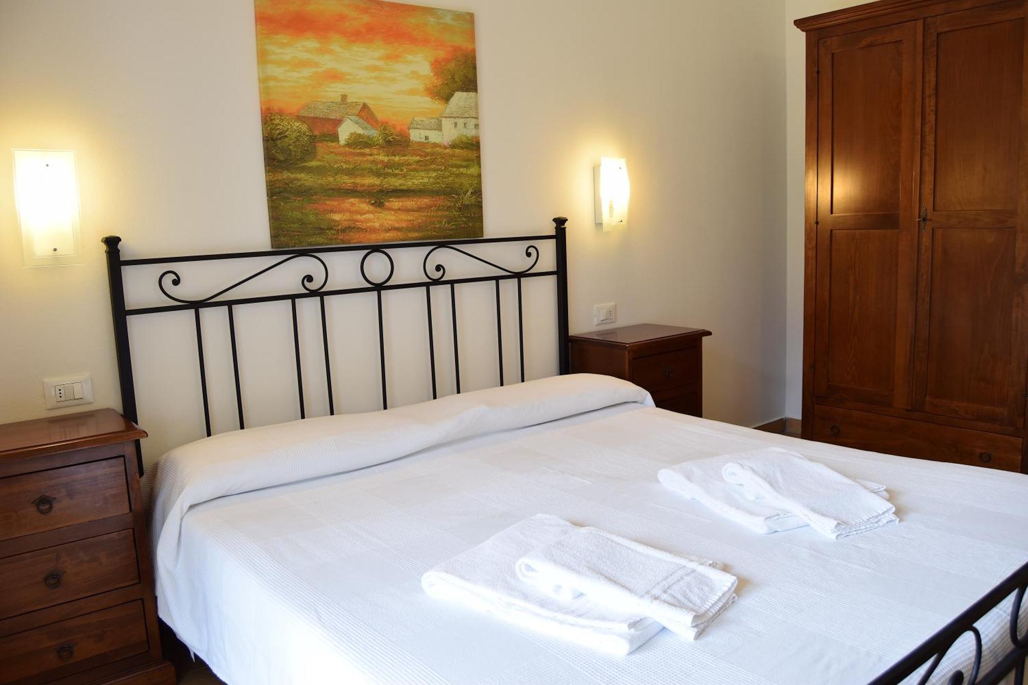 Residenza Le Due Torri Aparthotel Riva del Garda Buitenkant foto