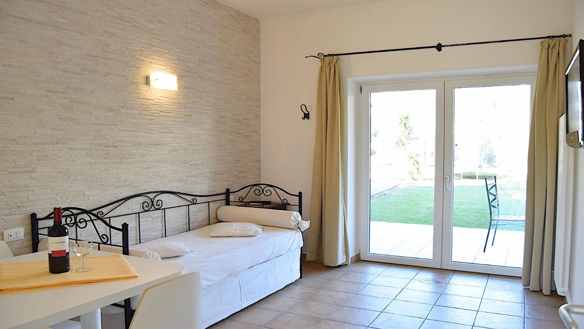 Residenza Le Due Torri Aparthotel Riva del Garda Buitenkant foto